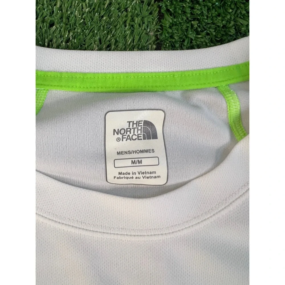 The North Face Mens White Neon Green Long Sleeve Performance Training Shirt M